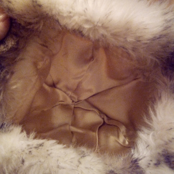 White W/black faux fur Cossack hat 1970s Russia - Picture 6 of 6